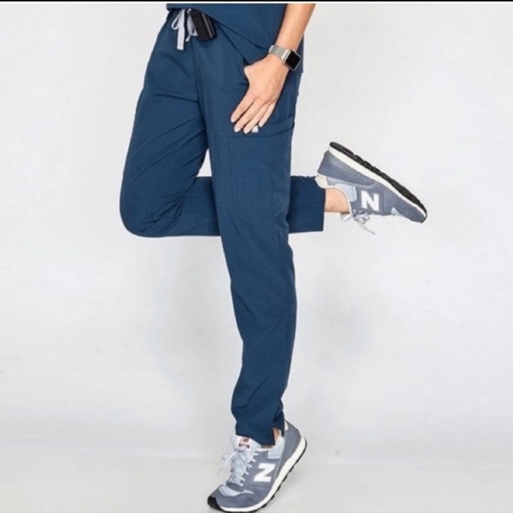 Figs yola skinny straight limited edition scrub pants womens size S gray…